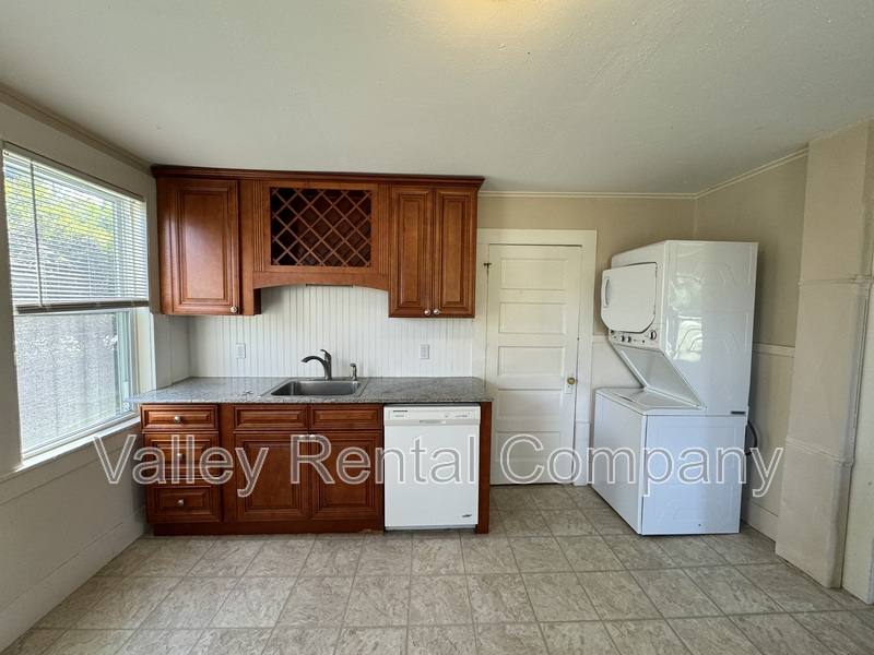 Apartment for rent at 46 Old Amherst Rd #1, Sunderland, MA 01375