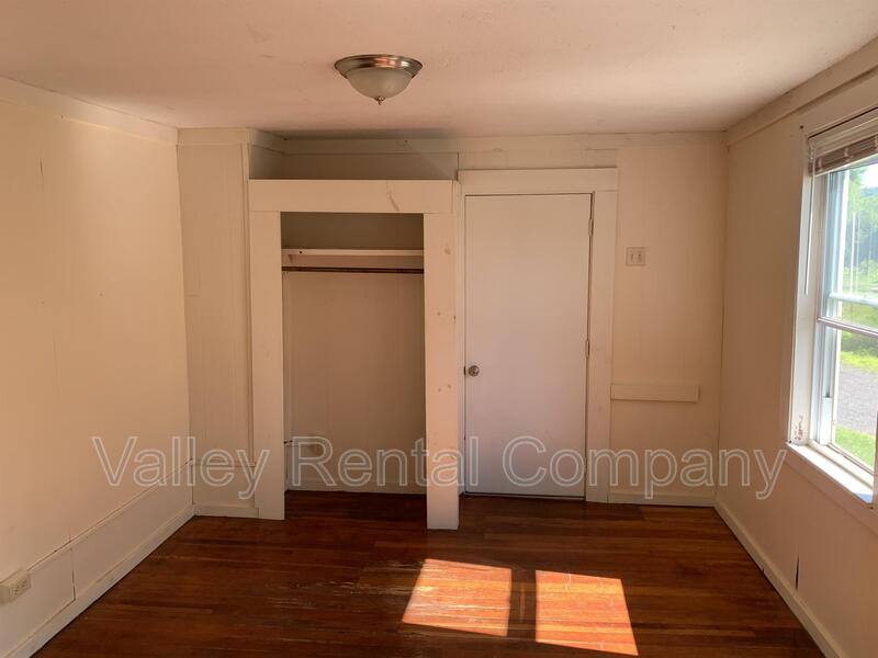 Apartment for rent at 46 Old Amherst Rd #1, Sunderland, MA 01375