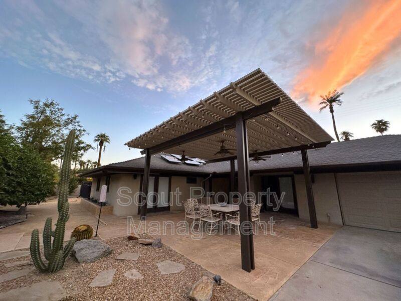 House for rent at 46560 Cameo Palms Dr, La Quinta, CA 92253