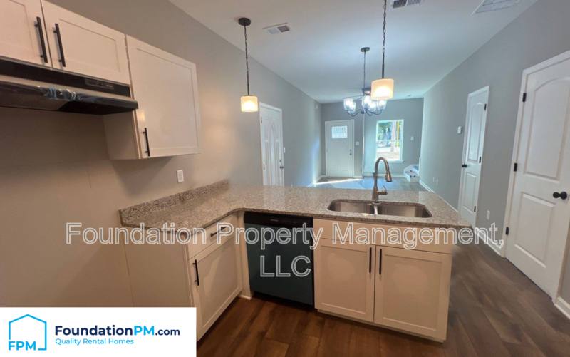 House for rent at 2928 Spottswood Ave, Memphis, TN 38111