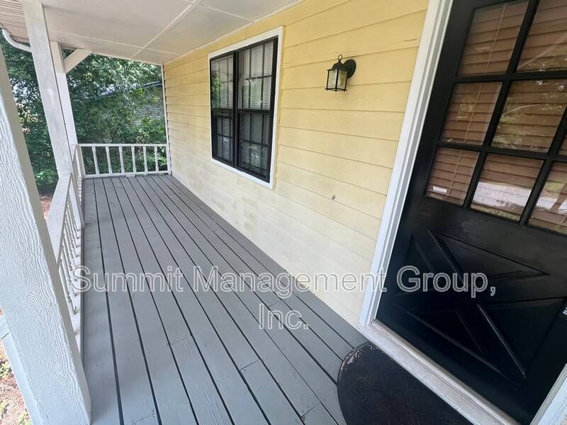House for rent at 916 Curry Circle, Conyers, GA 30094