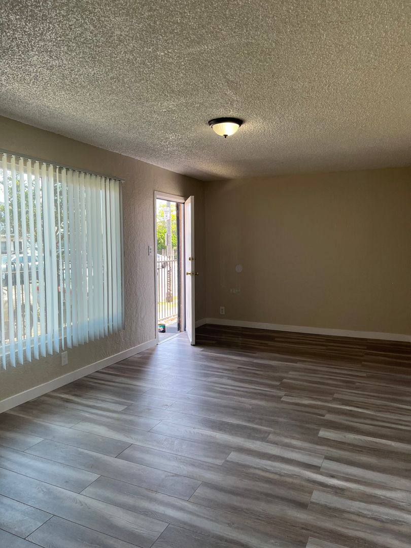 Apartment for rent at 100 E 66th St, Los Angeles, CA 90003