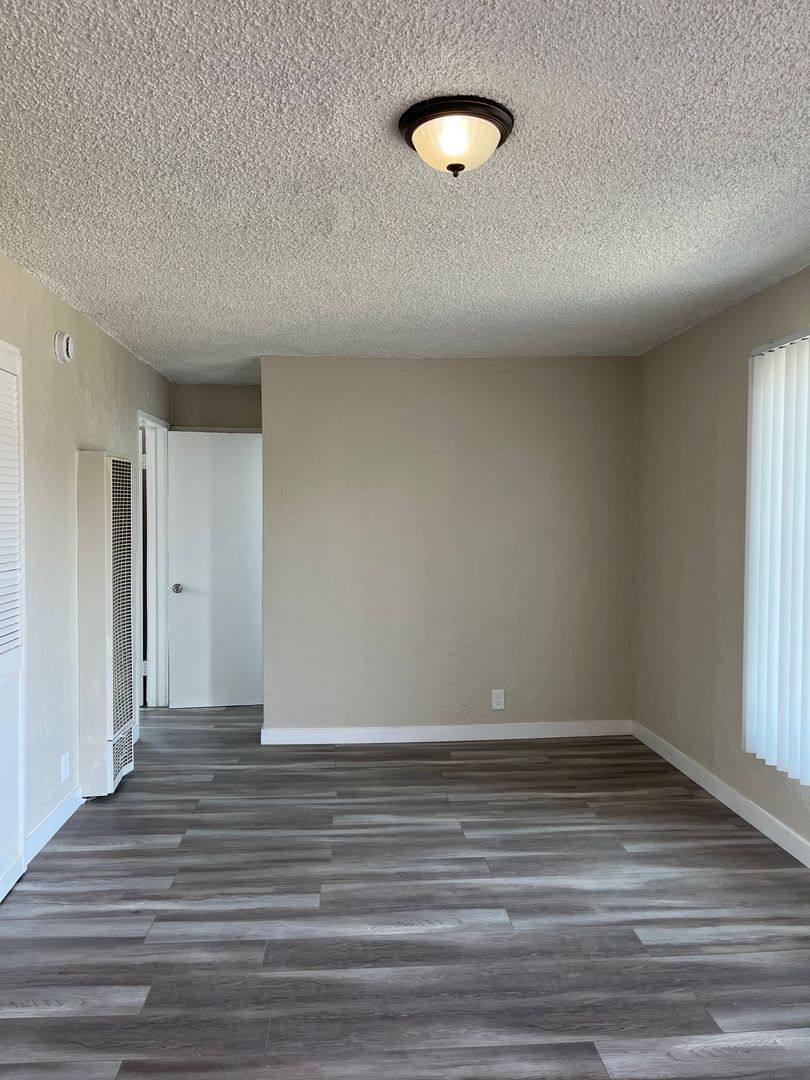 Apartment for rent at 100 E 66th St, Los Angeles, CA 90003