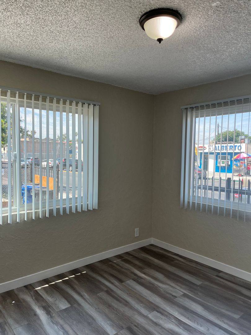 Apartment for rent at 100 E 66th St, Los Angeles, CA 90003
