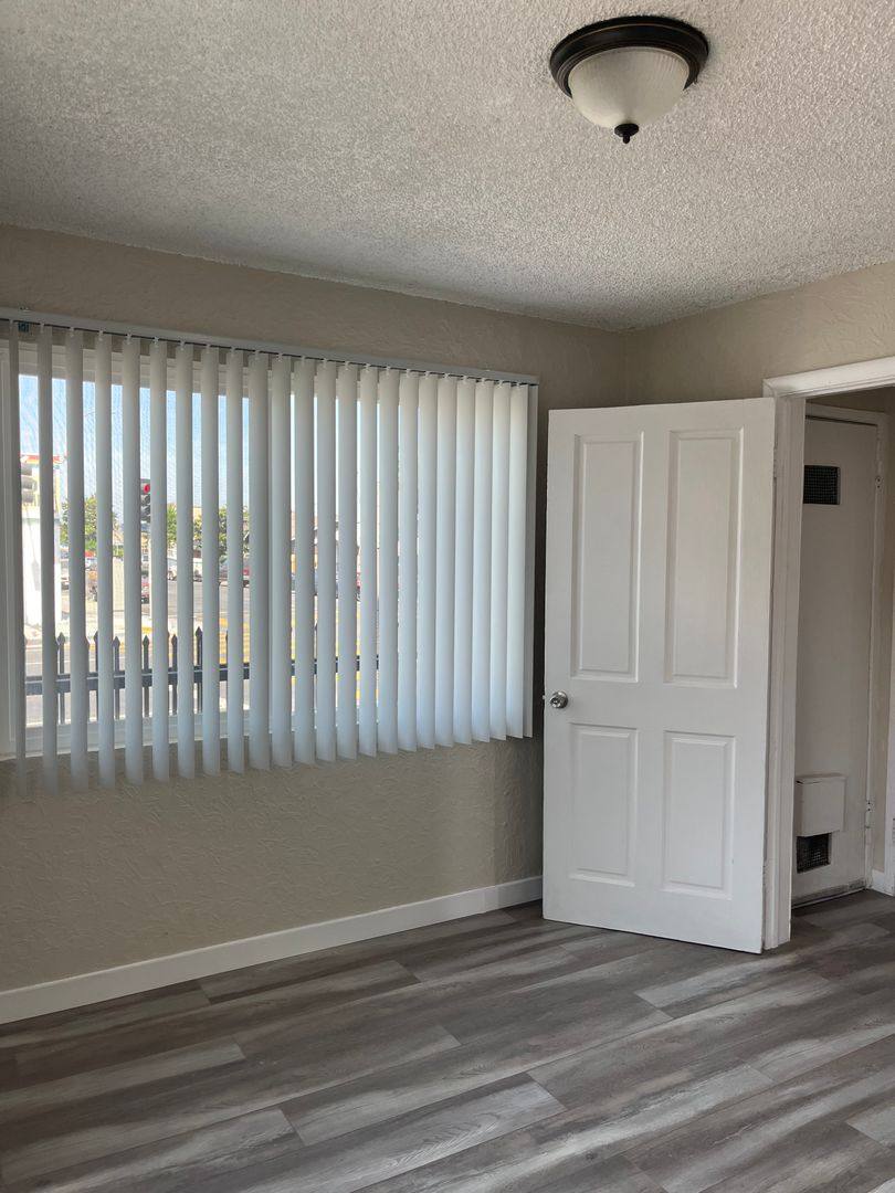 Apartment for rent at 100 E 66th St, Los Angeles, CA 90003