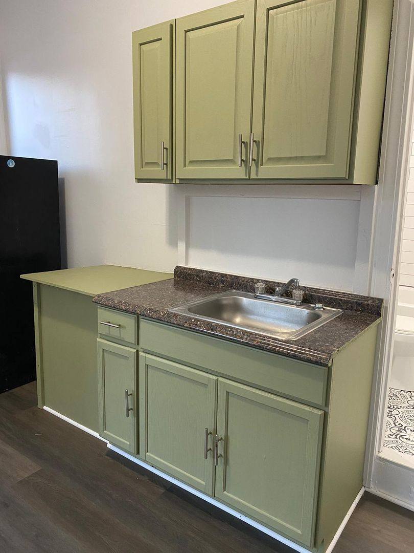 Apartment for rent at 81 W Main St, Meriden, CT 06450