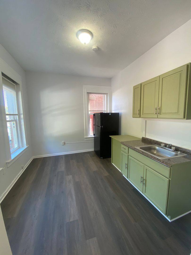 Apartment for rent at 81 W Main St, Meriden, CT 06450