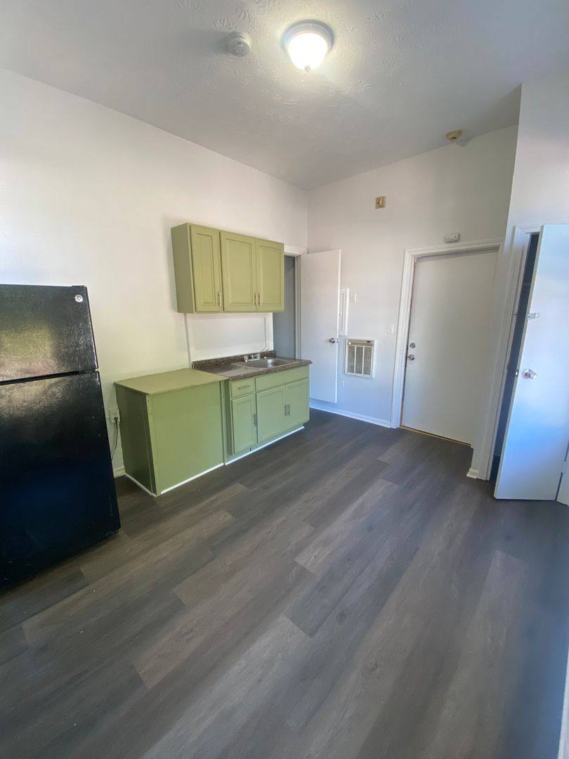 Apartment for rent at 81 W Main St, Meriden, CT 06450
