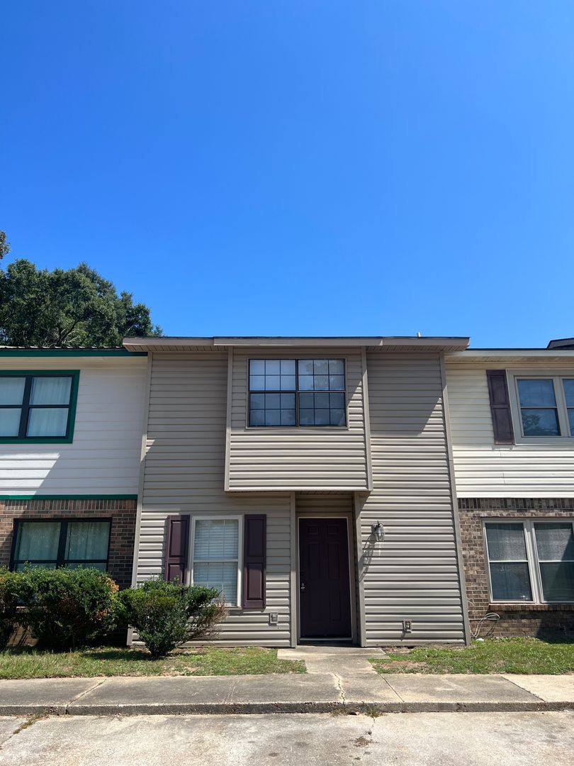 Townhouse for rent at 108 Ridgeway Dr, Enterprise, AL 36330