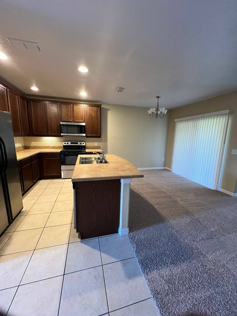 Townhouse for rent at 2202 Seven Oaks Dr, Saint Cloud, FL 34772