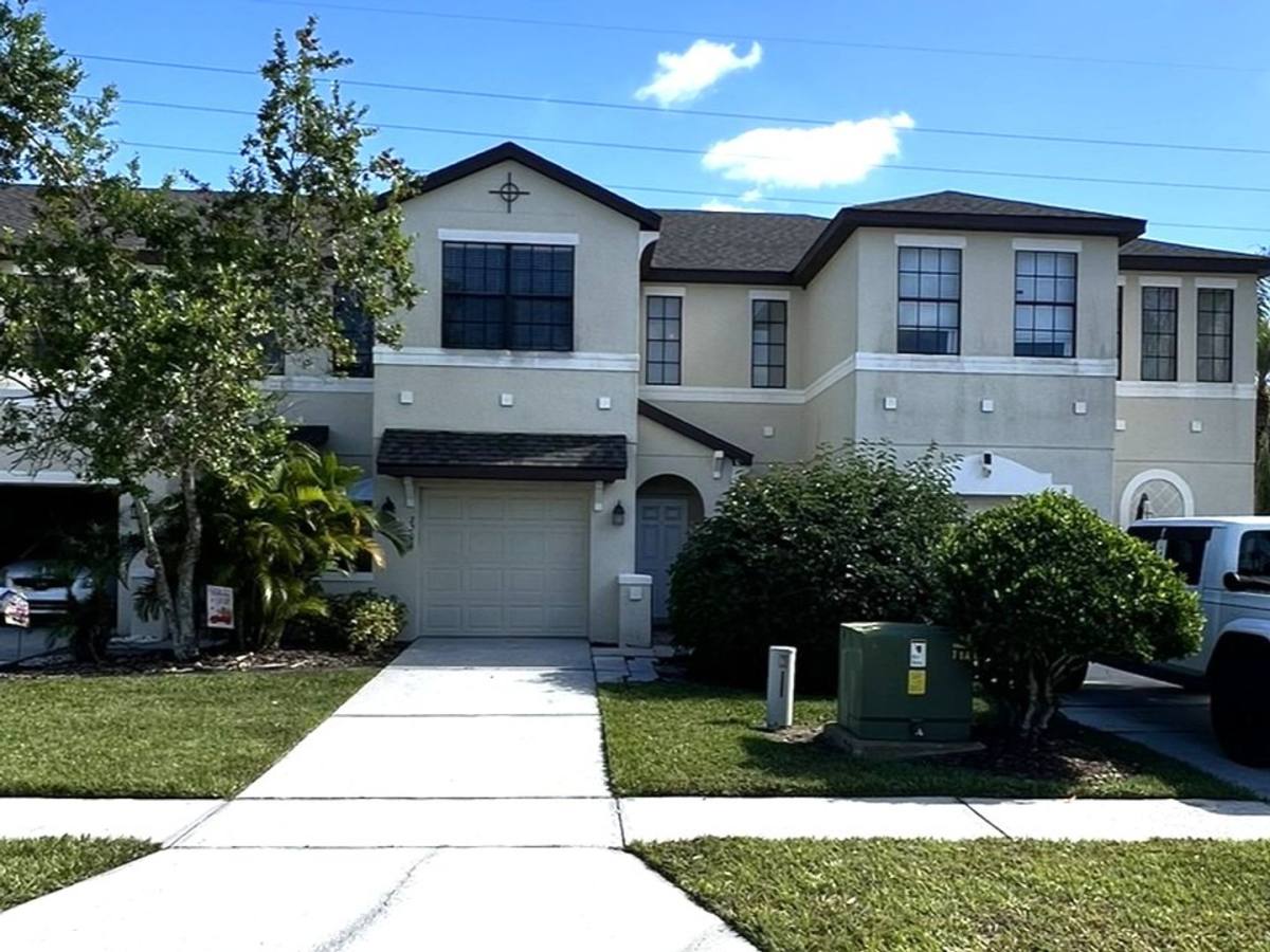 Townhouse for rent at 2202 Seven Oaks Dr, Saint Cloud, FL 34772