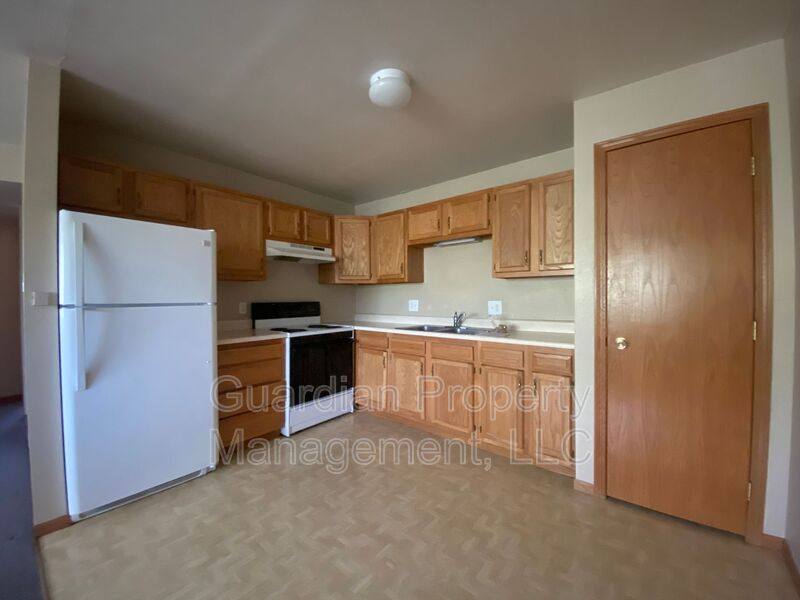 Apartment for rent at 1001 N Buchanan St #5, Maryville, MO 64468