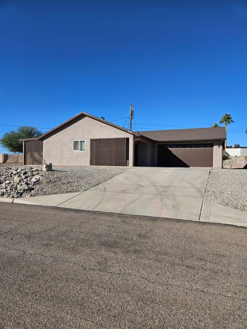 House for rent at 2915 Arabian Dr, Lake Havasu City, AZ 86404
