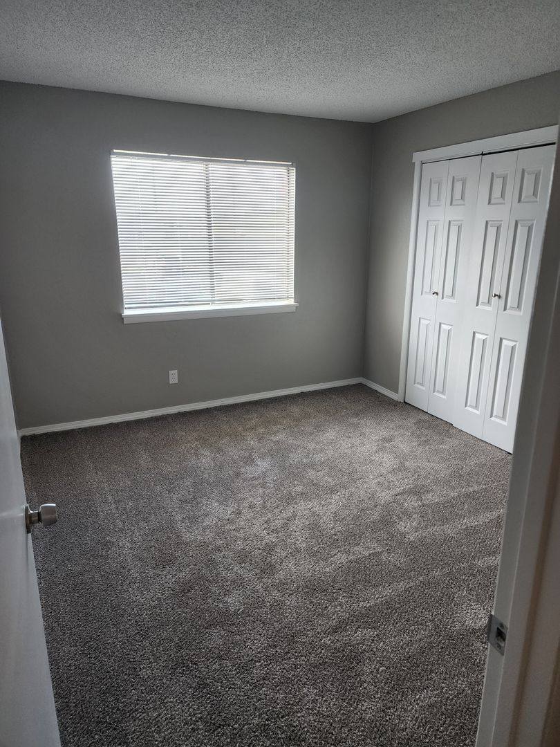 Apartment for rent at 920 S Rock Rd, Wichita, KS 67207
