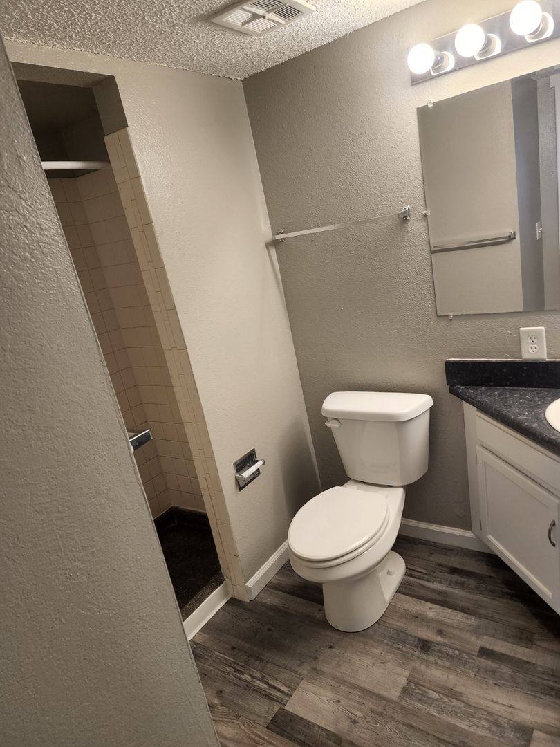 Apartment for rent at 920 S Rock Rd, Wichita, KS 67207