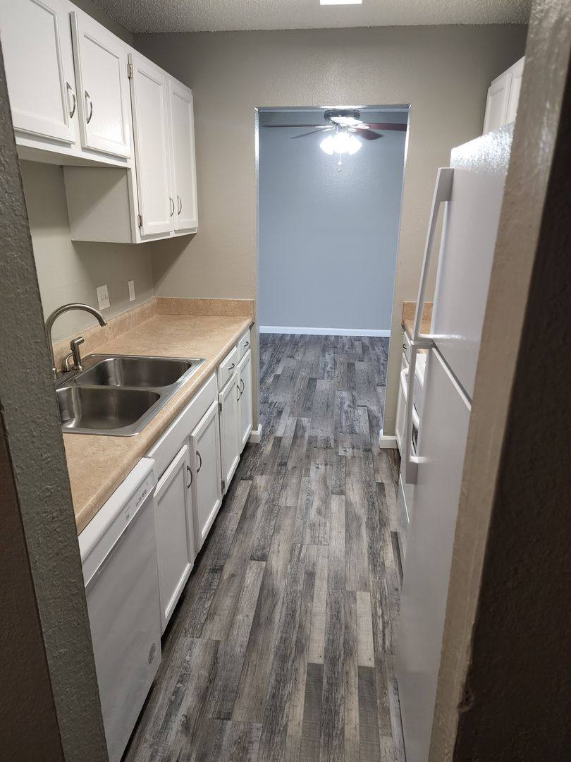 Apartment for rent at 920 S Rock Rd, Wichita, KS 67207