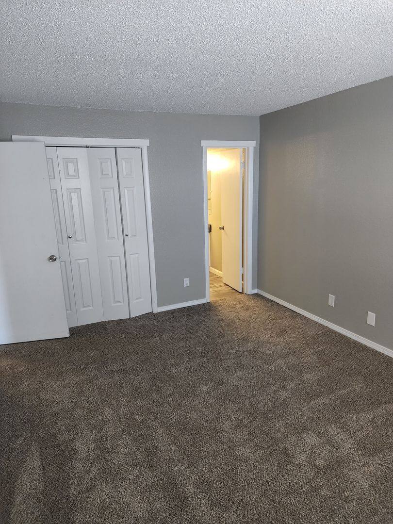 Apartment for rent at 920 S Rock Rd, Wichita, KS 67207