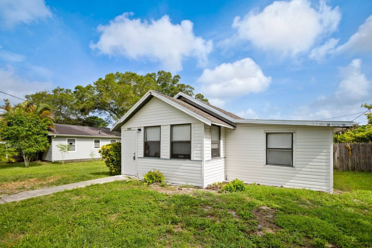 House for rent at 4489 58th Ave N, Saint Petersburg, FL 33714