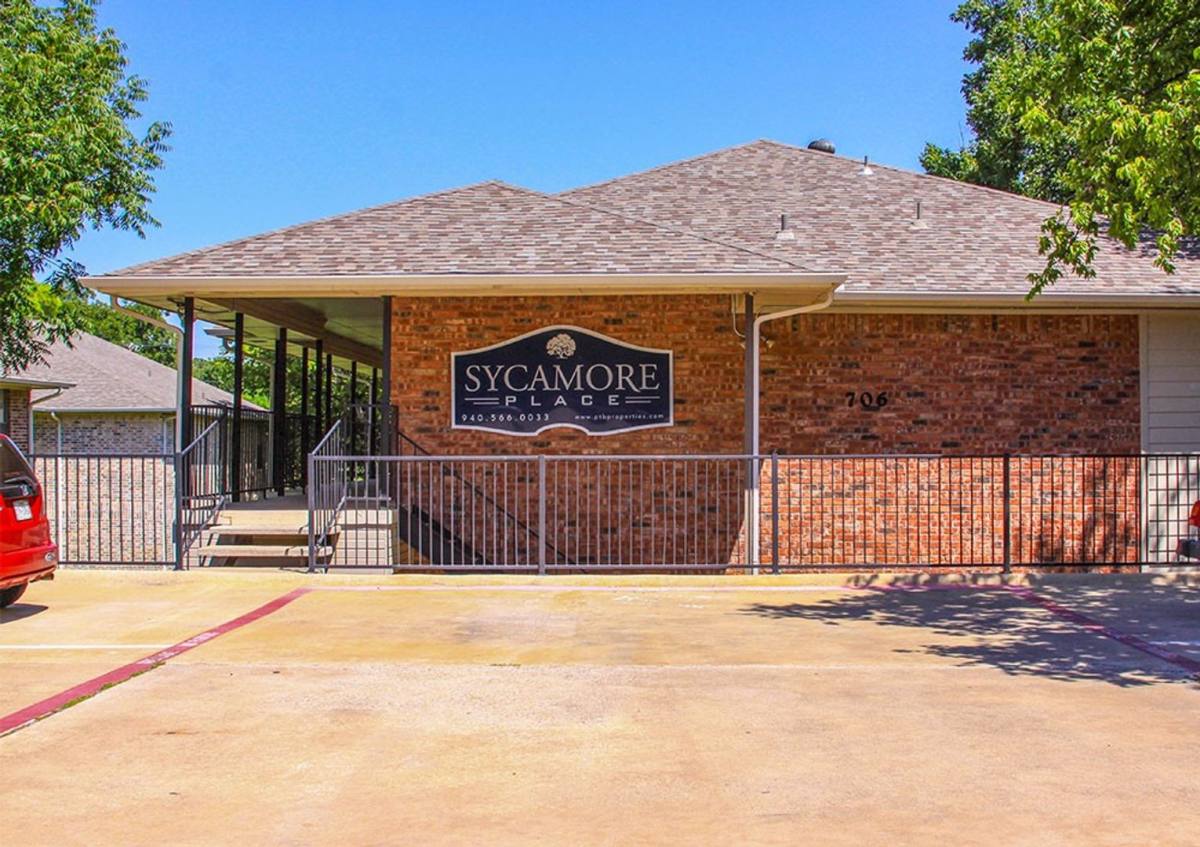 Apartment for rent at 706 W Sycamore St, Denton, TX 76201