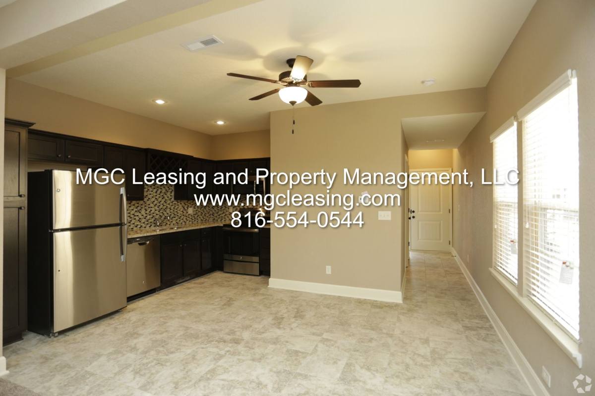Townhouse for rent at 108-114 Barberry Lane, Raymore, MO 64083