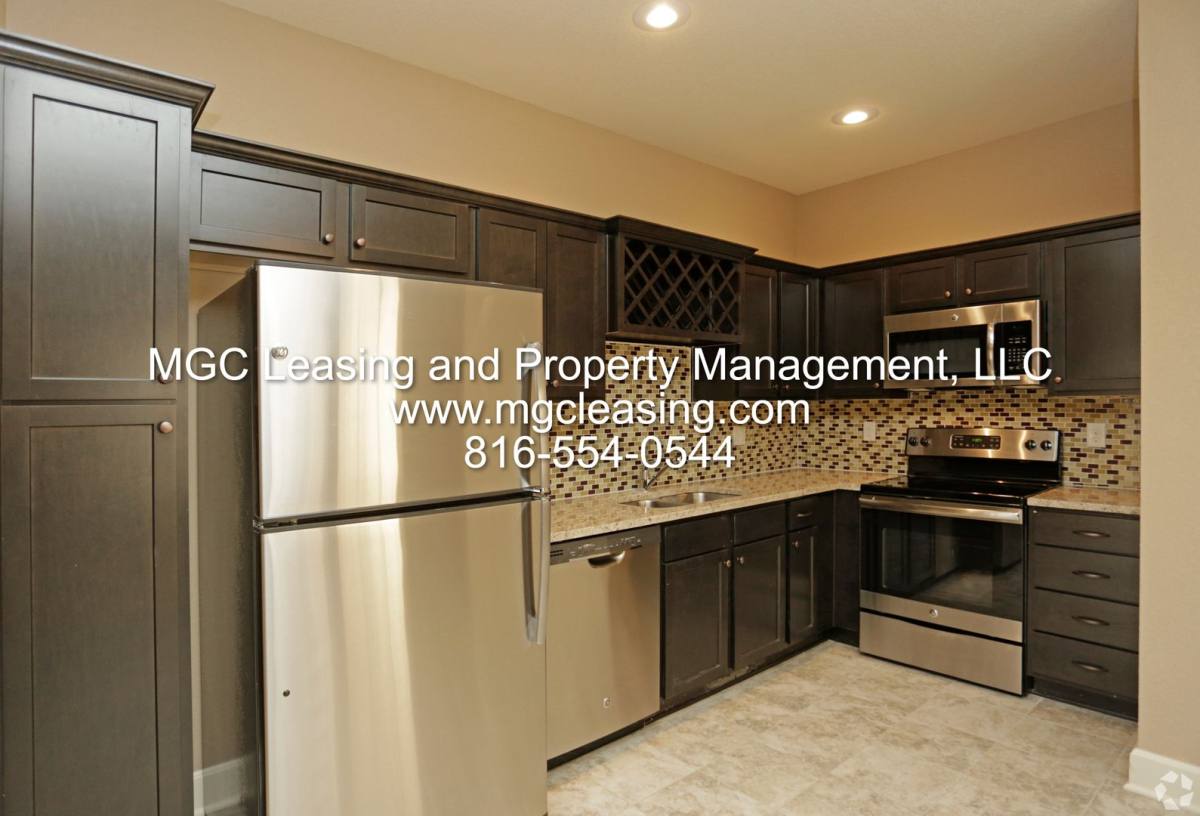 Townhouse for rent at 108-114 Barberry Lane, Raymore, MO 64083