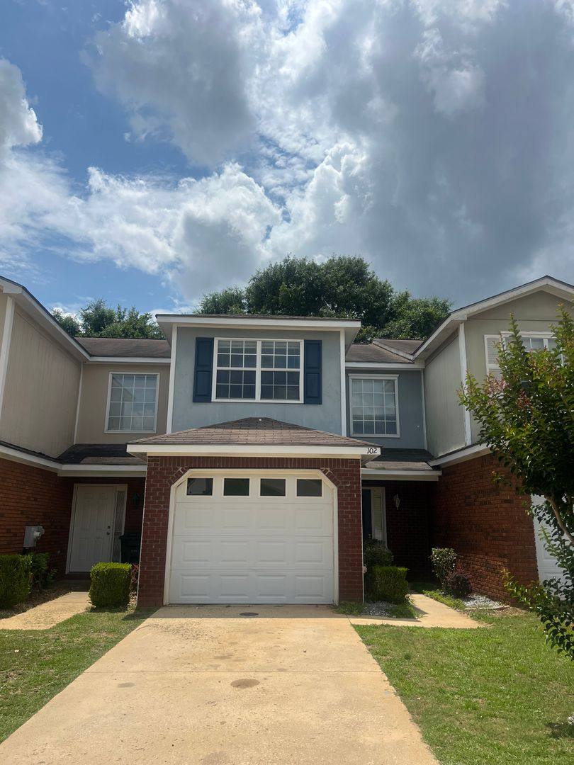 Townhouse for rent at 102 S Springview Dr, Enterprise, AL 36330