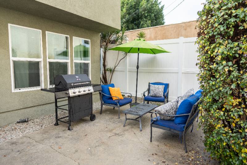 Townhouse for rent at 5151 Riverton Ave, North Hollywood, CA 91601