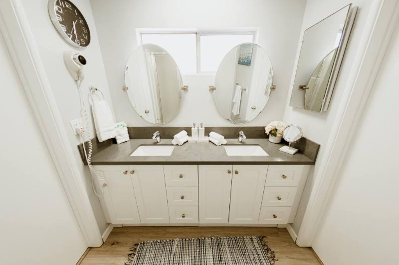 Townhouse for rent at 11153 Morrison St #REAR, North Hollywood, CA 91601