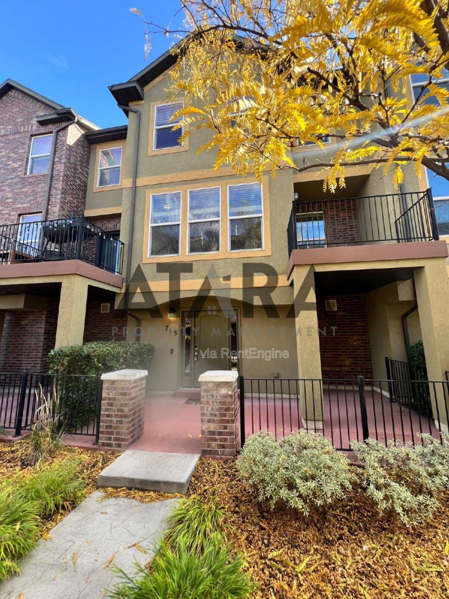 Townhouse for rent at 713 W Kirkbride Ave, West Valley City, UT 84119
