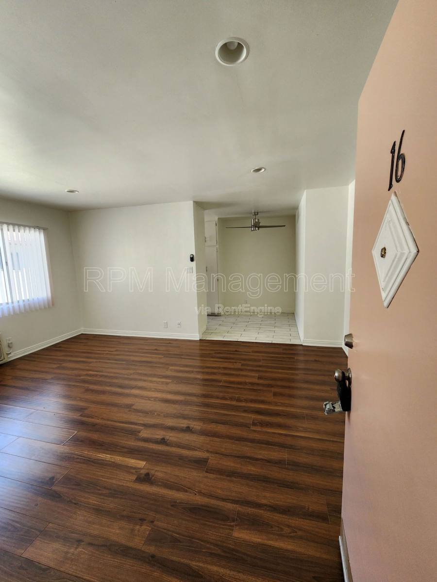 Apartment for rent at 18546 Clark St #16, Tarzana, CA 91356