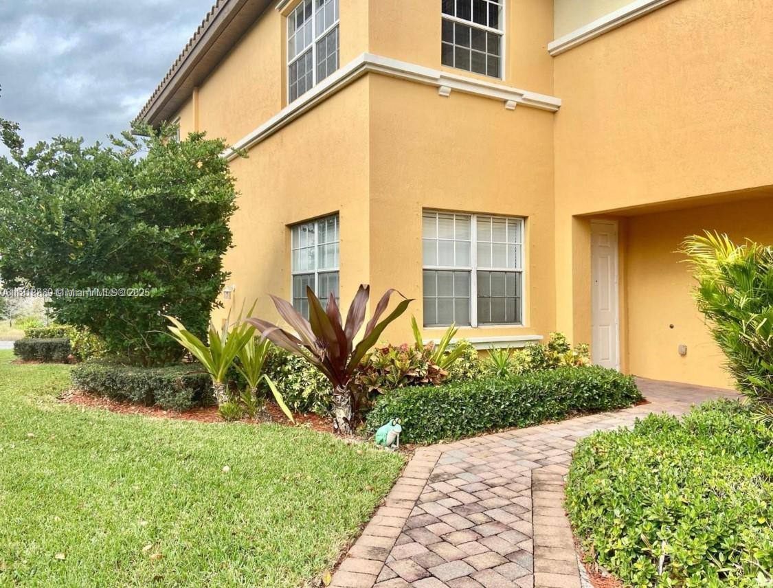 Townhouse for rent at 8231 NW 127th Lane, Pompano Beach, FL 33076