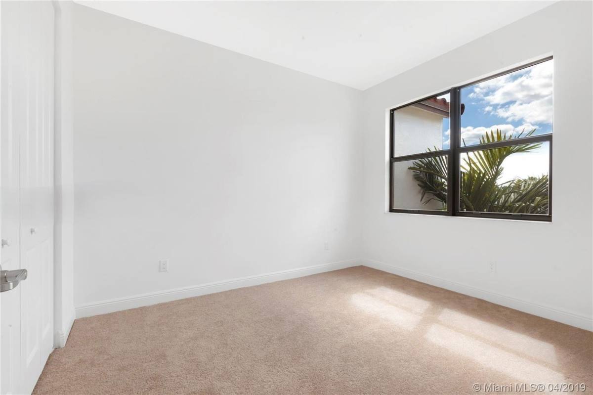 Townhouse for rent at 20901 NW 1st Dr, Hollywood, FL 33029
