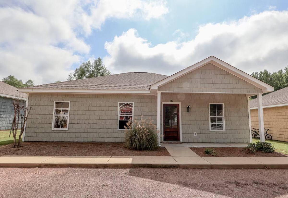 Apartment for rent at 363 Acadia Loop, Oxford, MS 38655