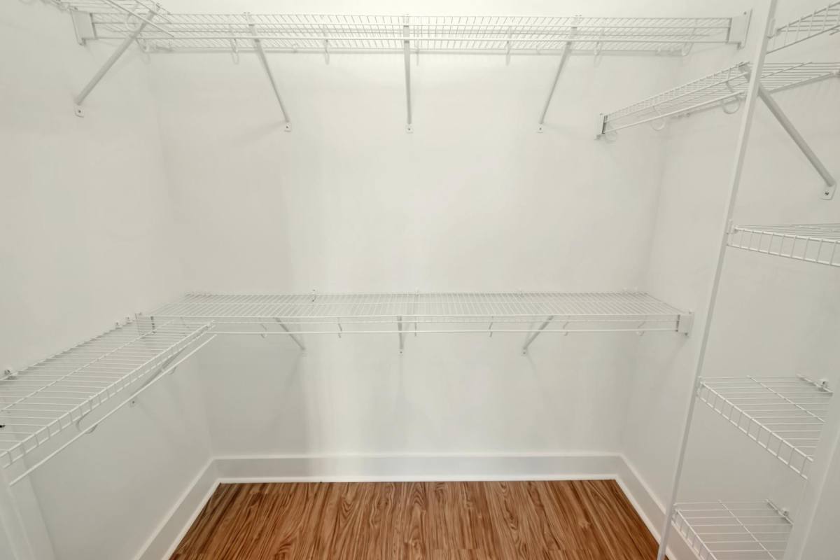 650 E Brooklyn Village Ave, Charlotte, NC 28202 - Apartment for Rent - Image 16