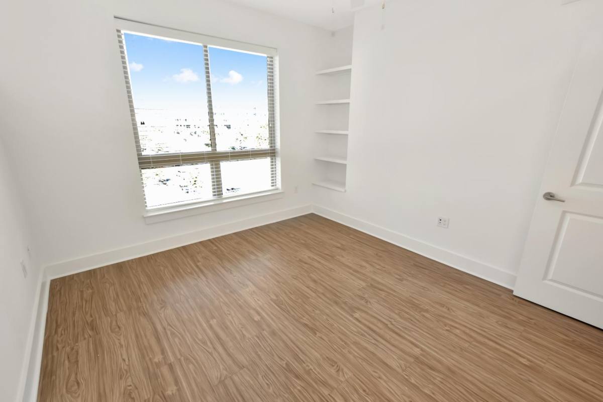 650 E Brooklyn Village Ave, Charlotte, NC 28202 - Apartment for Rent - Image 14