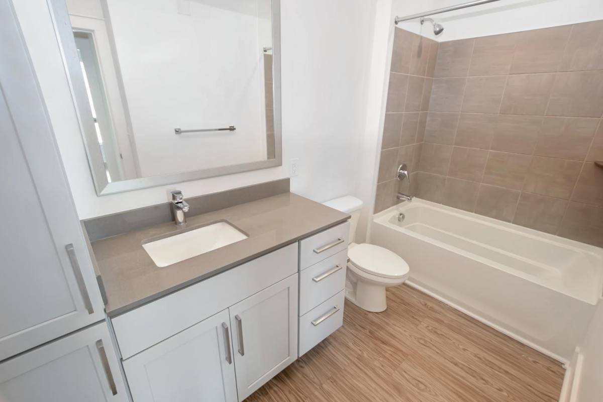 650 E Brooklyn Village Ave, Charlotte, NC 28202 - Apartment for Rent - Image 13