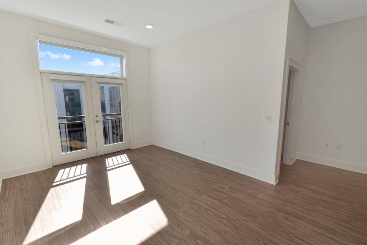Apartment for rent at 650 E Brooklyn Village Ave 101 S Tryon St, Charlotte, NC 28202