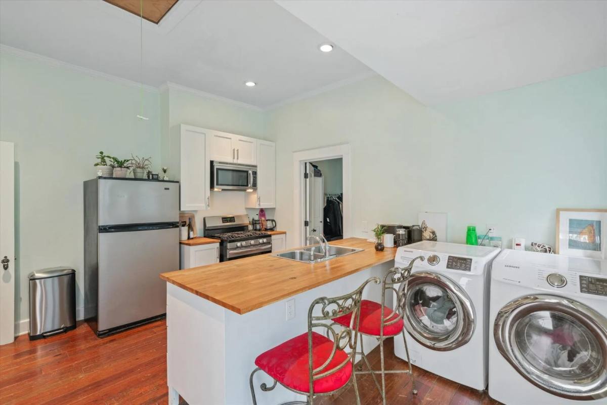 Apartment for rent at 2030 Young Ave E, Memphis, TN 38104