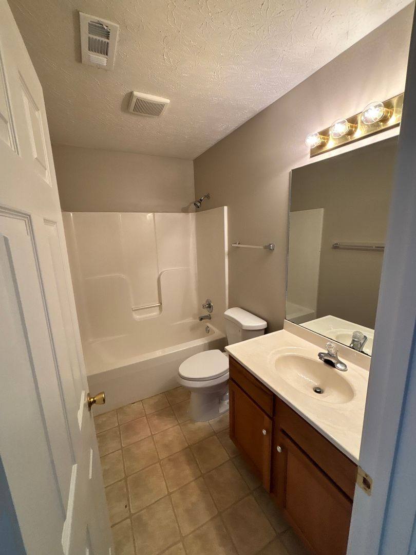 Apartment for rent at 134 Raleigh Dr, Elizabethtown, KY 42701
