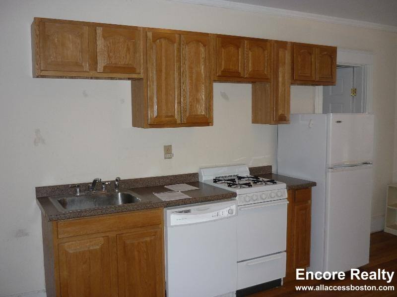 Apartment for rent at 1615 Commonwealth Ave #12, Brighton, MA 02135