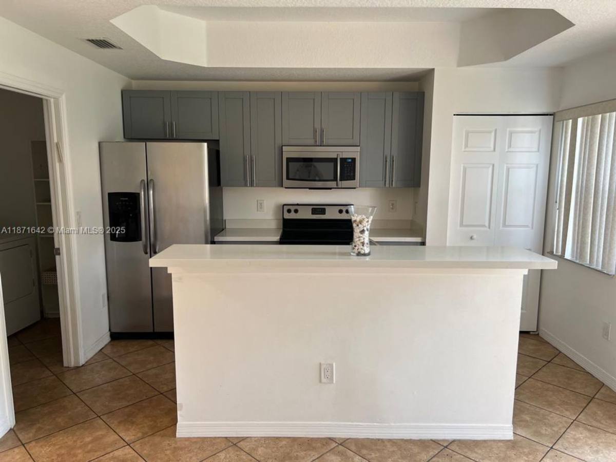 Townhouse for rent at 4949 N Harbor Isles Dr 101-1, Fort Lauderdale, FL 33312