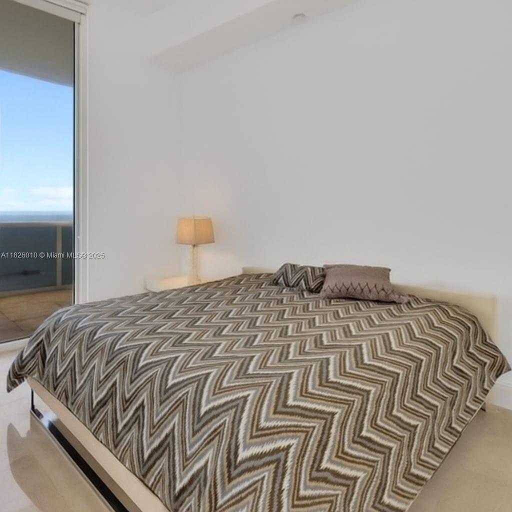 Apartment for rent at 15811 Collins Ave, North Miami Beach, FL 33160