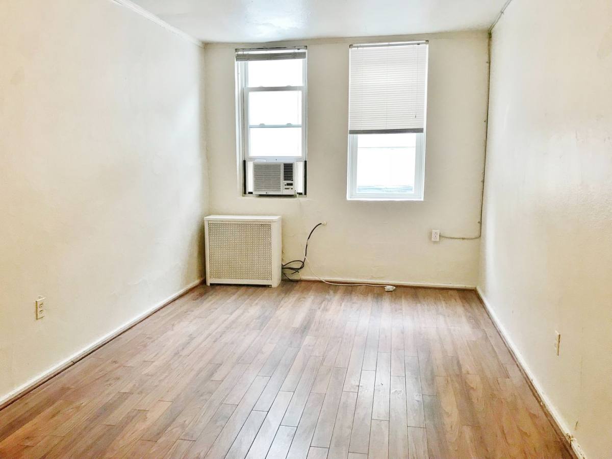 Townhouse for rent at 1914 Murray Ave, Pittsburgh, PA 15217