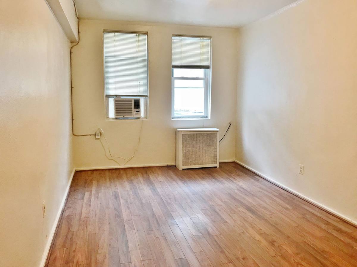 Townhouse for rent at 1914 Murray Ave, Pittsburgh, PA 15217