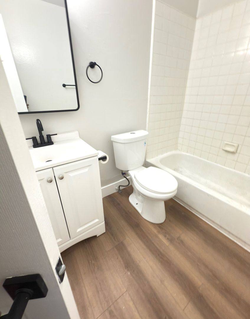 Apartment for rent at 11204-10 S Broadway, Los Angeles, CA 90061