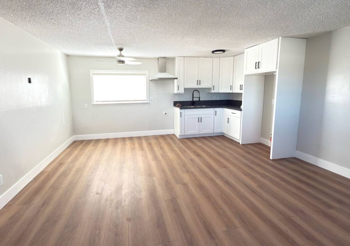 Apartment for rent at 11204-10 S Broadway, Los Angeles, CA 90061