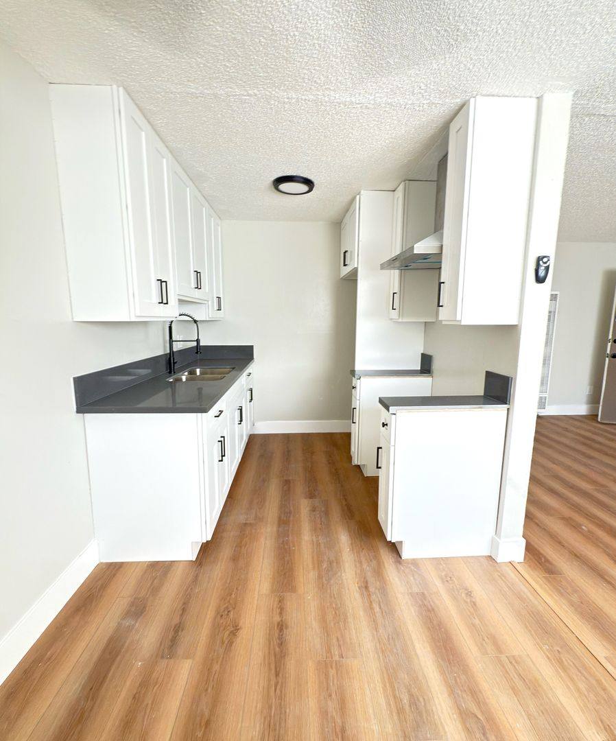 Apartment for rent at 11204-10 S Broadway, Los Angeles, CA 90061