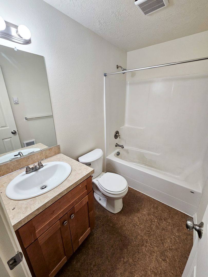Apartment for rent at 3426-3442 Hadley St NE, Salem, OR 97301