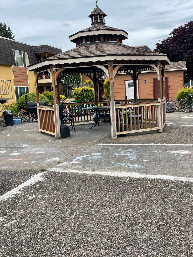 Apartment for rent at 1830 SE Thurston St, Albany, OR 97321
