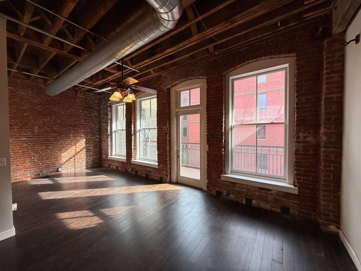 Apartment for rent at 212 7th St E, Saint Paul, MN 55101